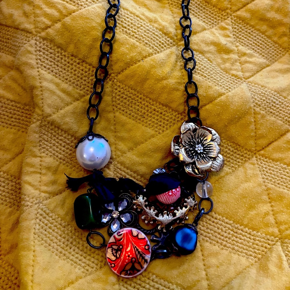 Plunder never worn necklace